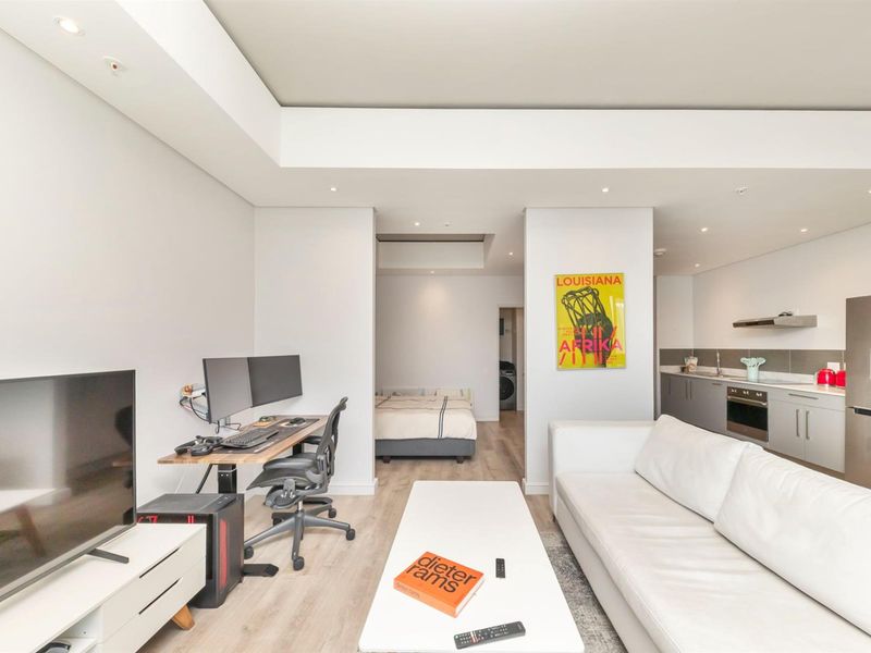 Furnished 1 Bedroom Apartment on the 23rd Floor - Harbour Arch - Photo 4