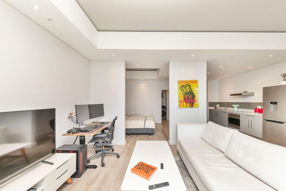 Furnished 1 Bedroom Apartment on the 23rd Floor - Harbour Arch - Photo 4