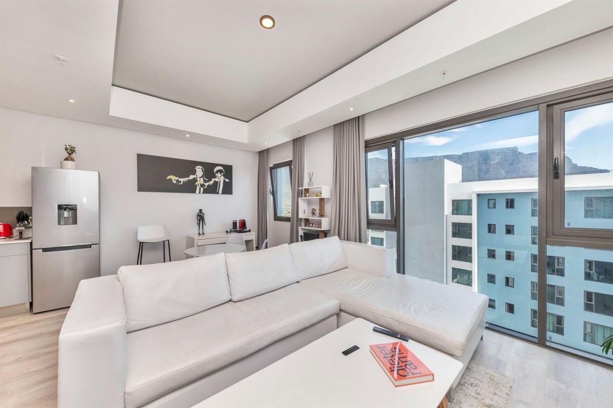 Furnished 1 Bedroom Apartment on the 23rd Floor - Harbour Arch - Photo 3