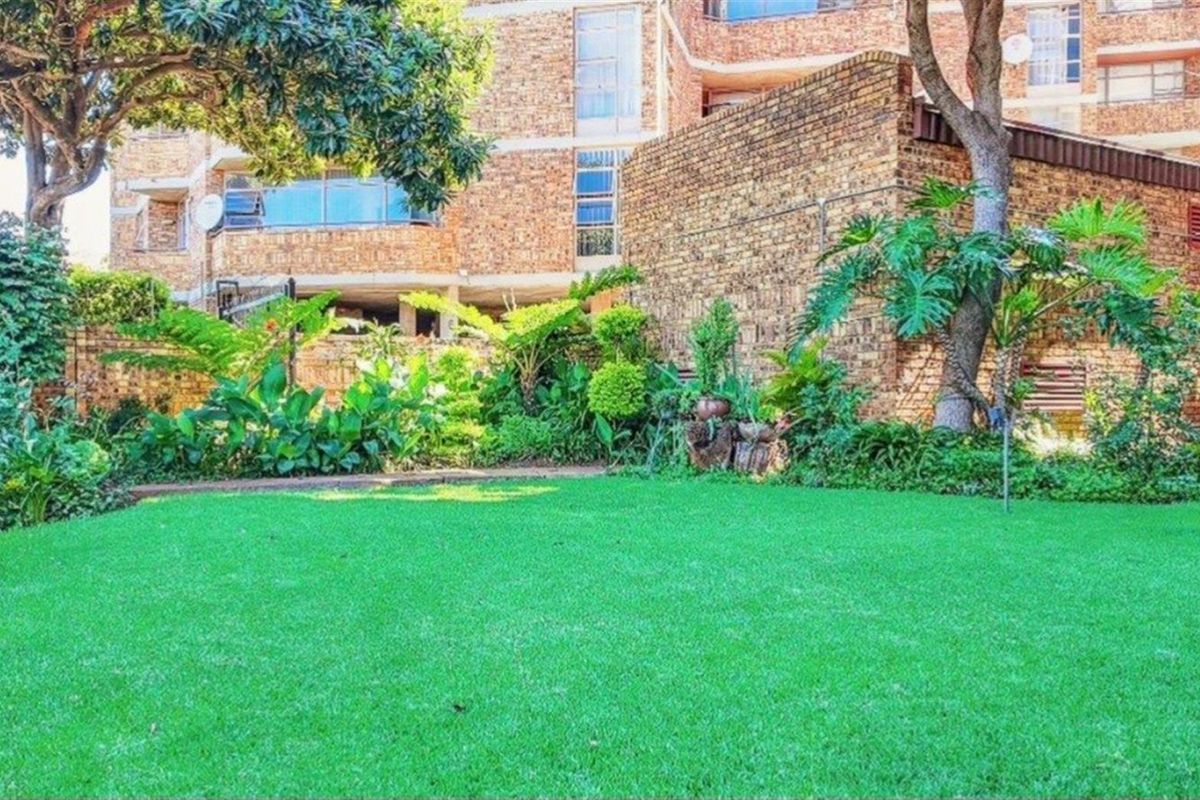 MORDERN 2 BEDROOM APARTMENT IN PRETORIA NORTH - Photo 4