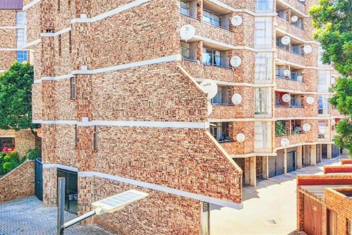 MORDERN 2 BEDROOM APARTMENT IN PRETORIA NORTH - Photo 3