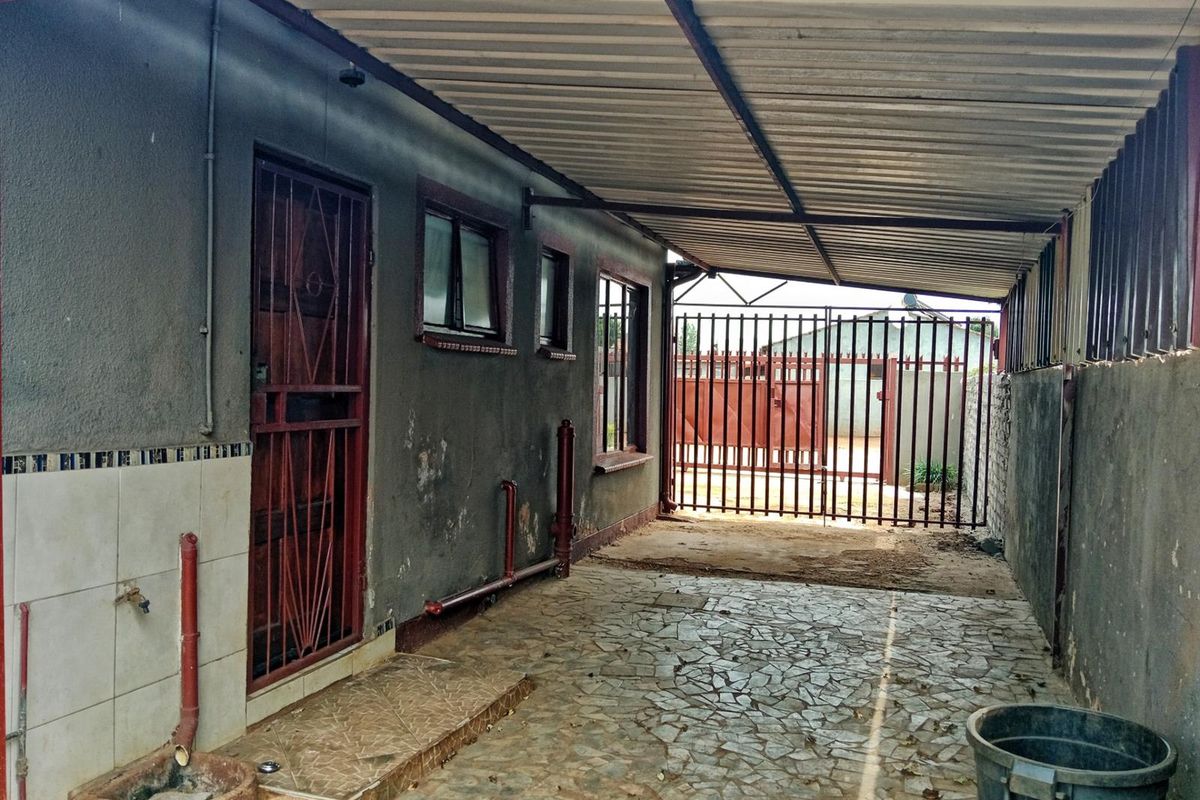 House for Sale in Soshanguve A, Soshanguve XX, Affordable Living in a Prime Location - Photo 4