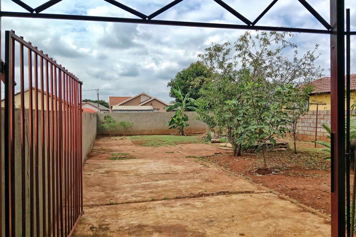 House for Sale in Soshanguve A, Soshanguve XX, Affordable Living in a Prime Location - Photo 2