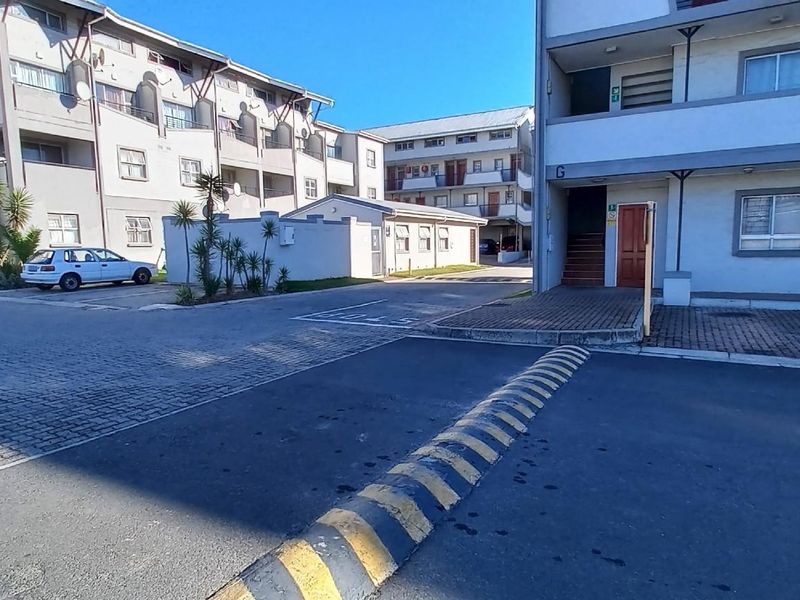Apartment For Sale in Uitzicht, Kraaifontein - Photo 1