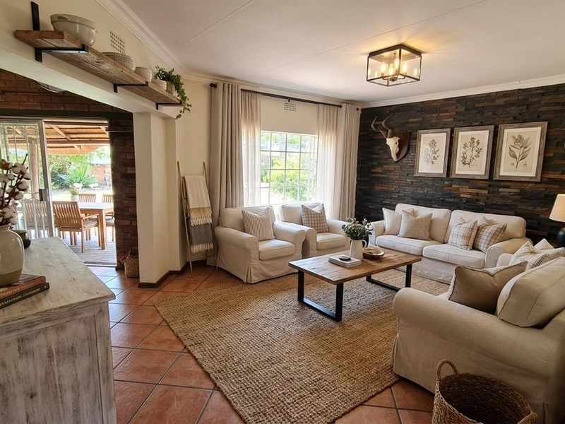 Comfortable Family Living in the Heart of Sunward Park - 3 Bedroom House - Photo 5