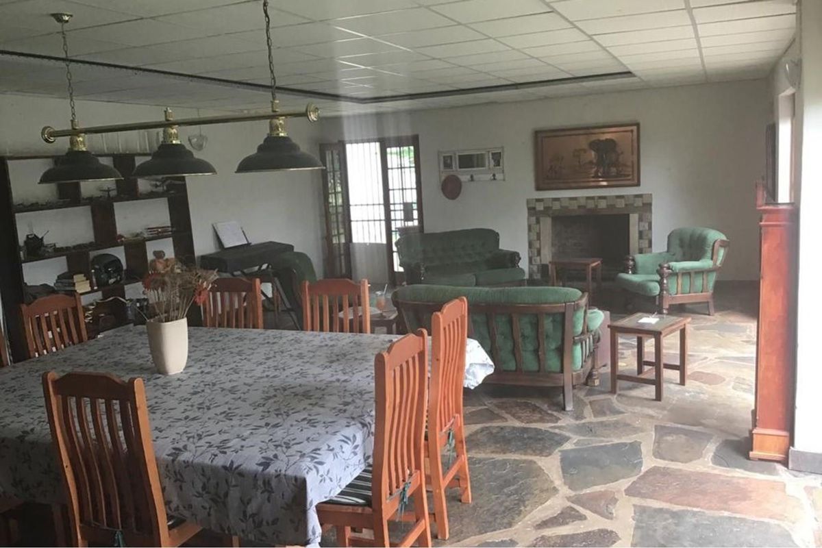 Farm on 43ha with solar power, strong borehole and income potential. - Photo 4