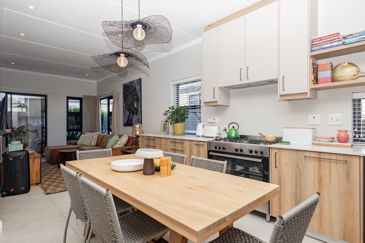 Modern 3-Bedroom Duplex in Secure Vierlanden Complex - Photo 4