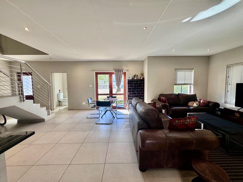 Townhouse To Rent in Graanendal, Durbanville - Photo 6