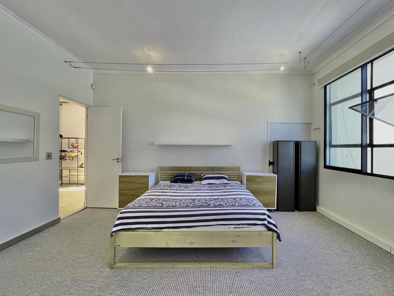 260m2  - Office Space situated in CBD Core - Photo 2