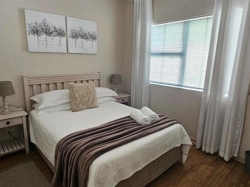2 Bedroom Apartment to rent - Protea Heights - Photo 8