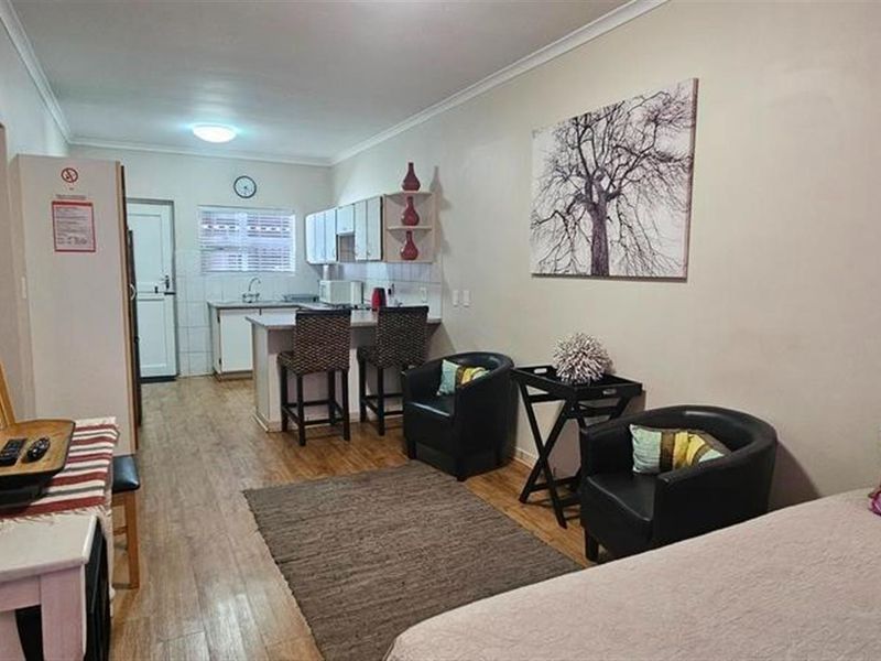 2 Bedroom Apartment to rent - Protea Heights - Photo 5