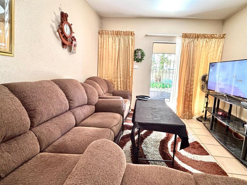Townhouse To Rent in Sasolburg Ext 23, Sasolburg - Photo 9