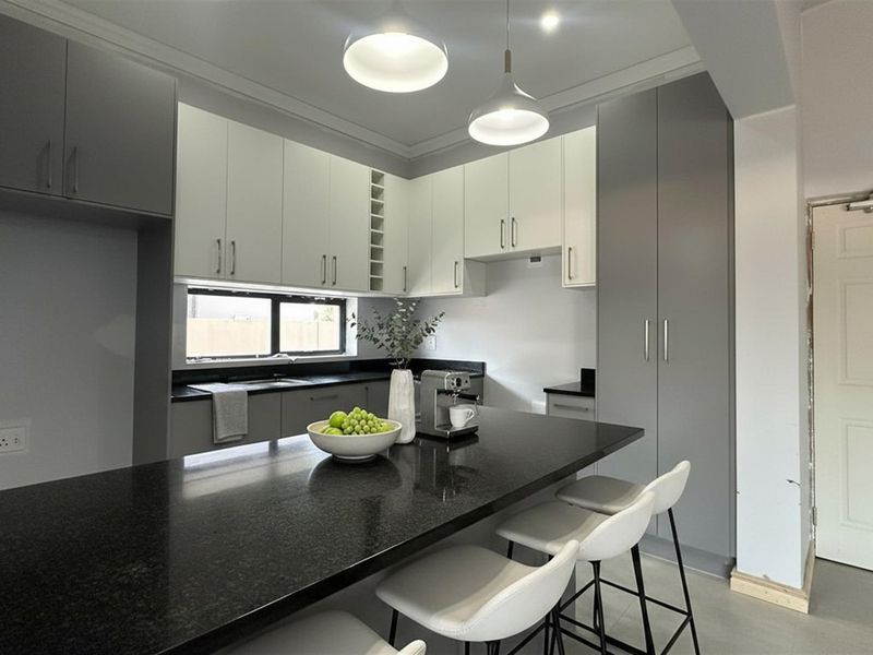 House For Sale in Paarl South, Paarl - Photo 5