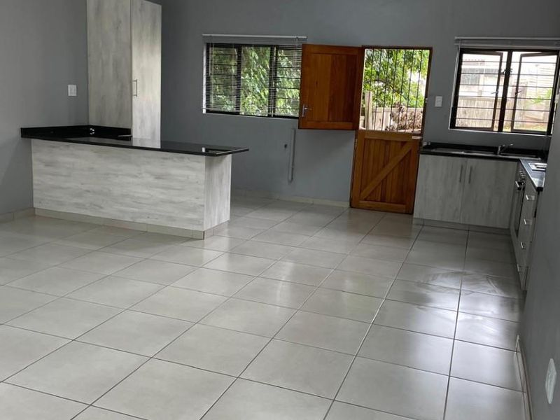 Multi Rental House For Sale in Bluff, Durban, KwaZulu Natal - Photo 2