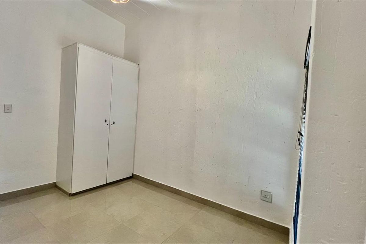 3 bed 2 bath ground floor, Lonehill - Photo 5