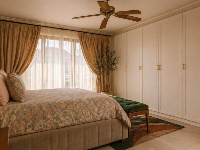 5 Bedroom Family Home with Pool and 2 Bedroom Cottage in Bassonia - Photo 8