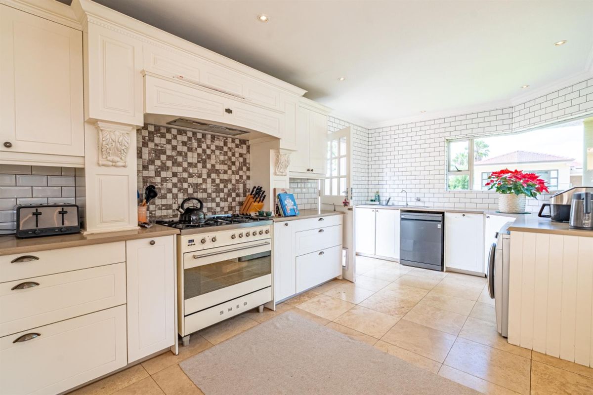 The Most Charming Home on the Block - Photo 4