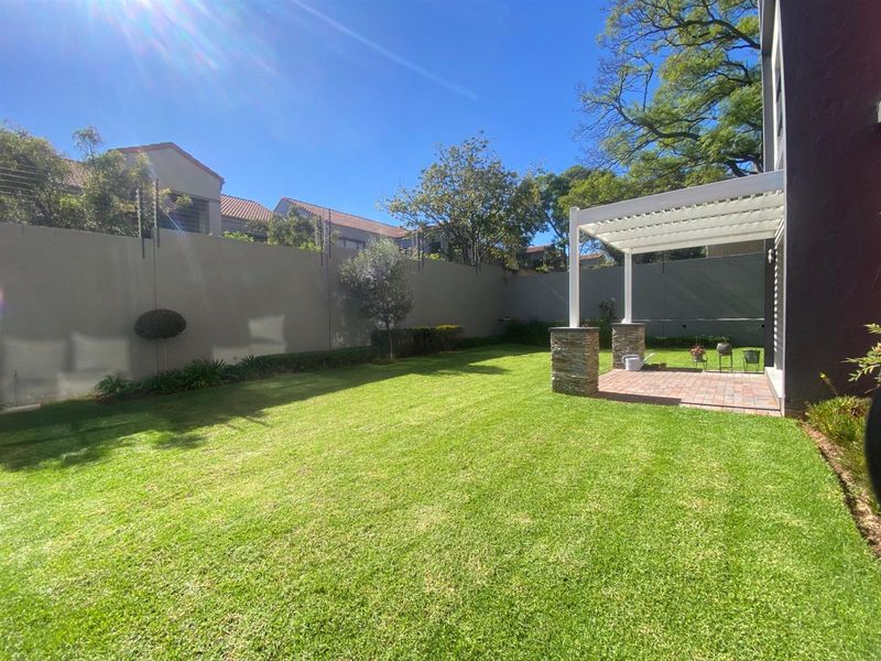 3-Bedroom 2-Bathroom 2-Car Park Ground Floor Apartment Available Now For Rent in Bryanston - Photo 6