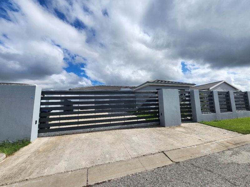 The feeling is just right at this home in Fountains Estate Jeffreys Bay - Photo 2