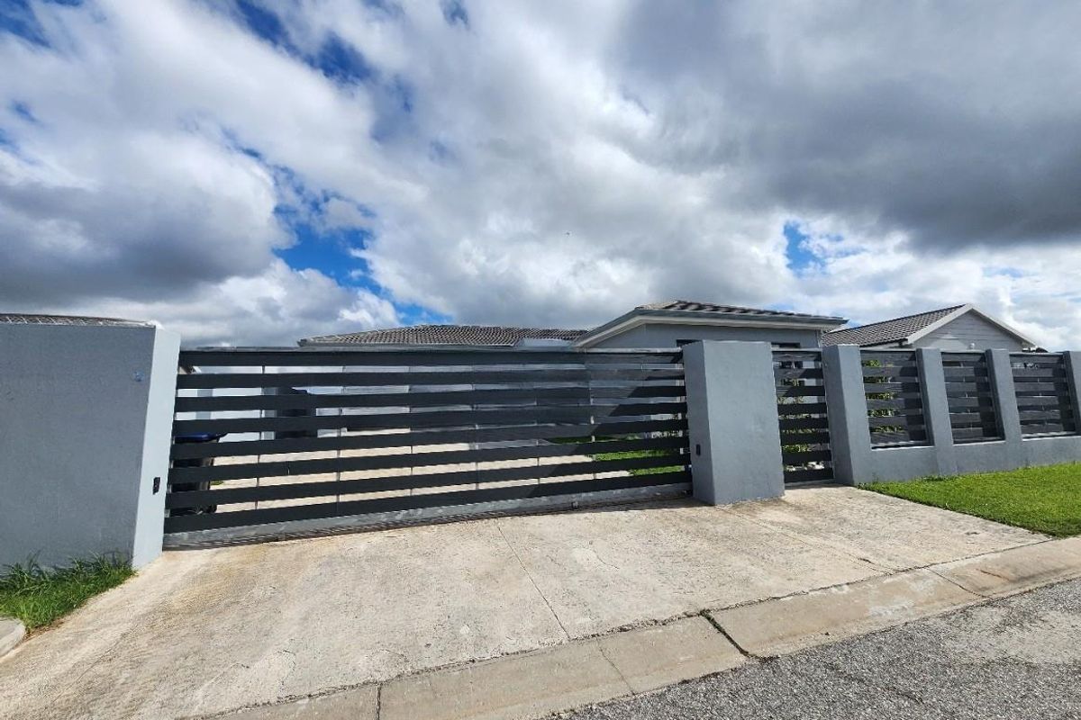 The feeling is just right at this home in Fountains Estate Jeffreys Bay - Photo 2