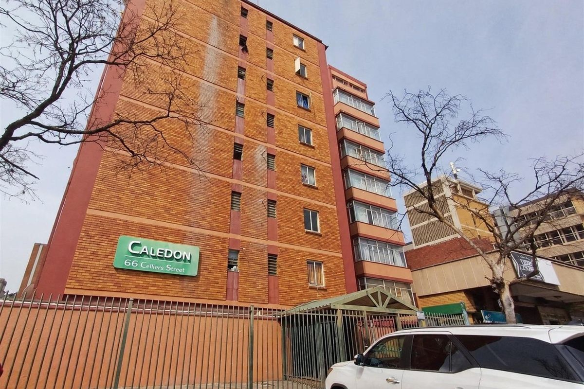 2-3 BED APARTMENT WITH GARAGE FOR SALE - Photo 3