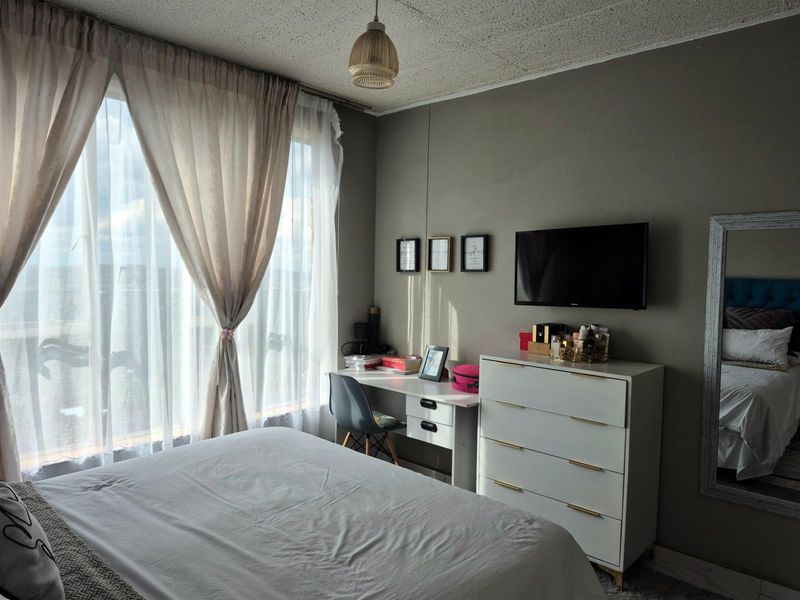 Modern 2 Bedroom Apartment to Rent at Chambord Apartments, La Montagne, Pretoria - Photo 9
