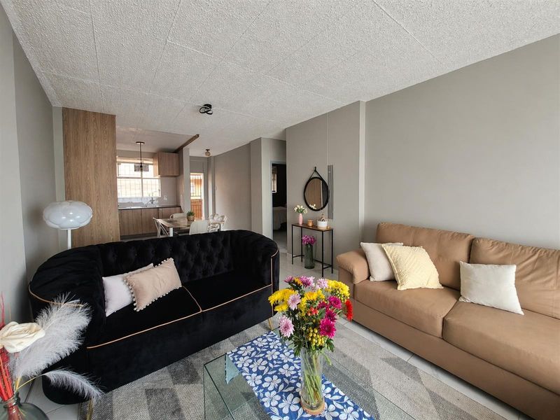 Modern 2 Bedroom Apartment to Rent at Chambord Apartments, La Montagne, Pretoria - Photo 5