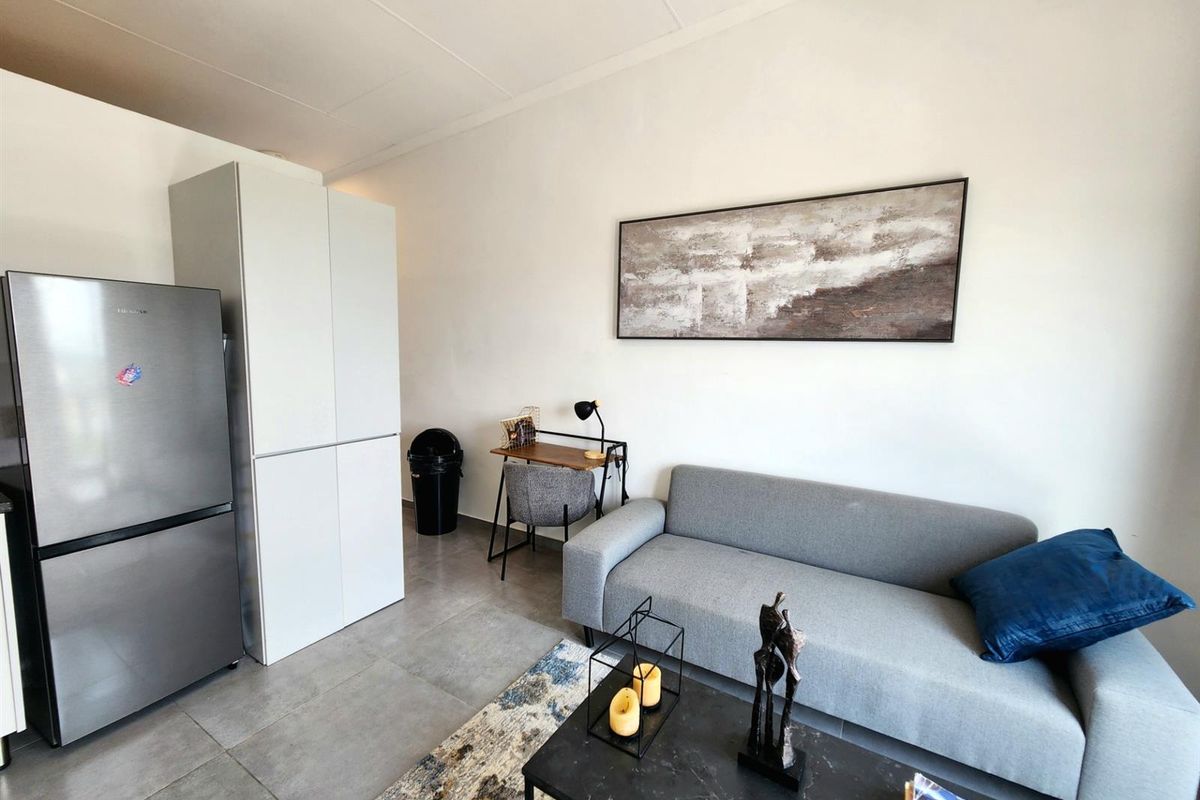 Fully Furnished 1 Bedroom 7th Floor Apartment to Rent at The Base, Ferndale - Photo 4