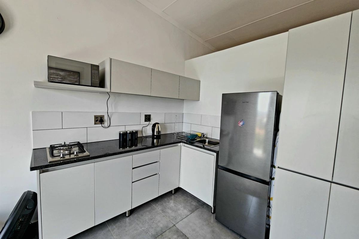 Fully Furnished 1 Bedroom 7th Floor Apartment to Rent at The Base, Ferndale - Photo 3