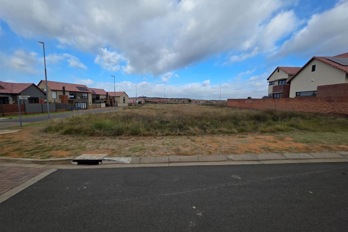 Corner Vacant Stand in Sought-After Wild Olive Estate, Bloemfontein - Photo 2