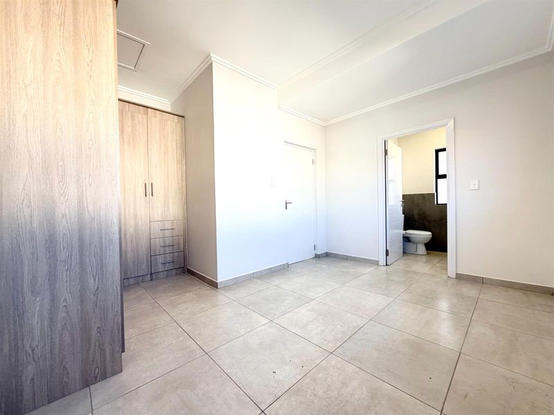 Townhouse For Sale in Glen Marais, Kempton Park - Photo 5