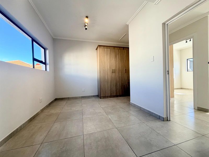 Townhouse For Sale in Glen Marais, Kempton Park - Photo 9