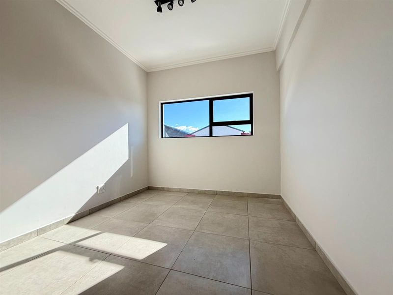 Townhouse For Sale in Glen Marais, Kempton Park - Photo 8
