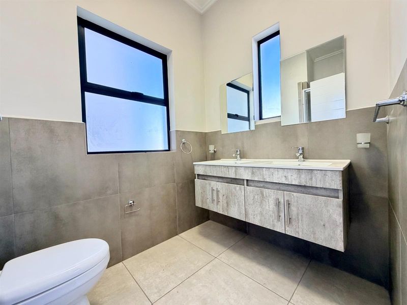 Townhouse For Sale in Glen Marais, Kempton Park - Photo 6