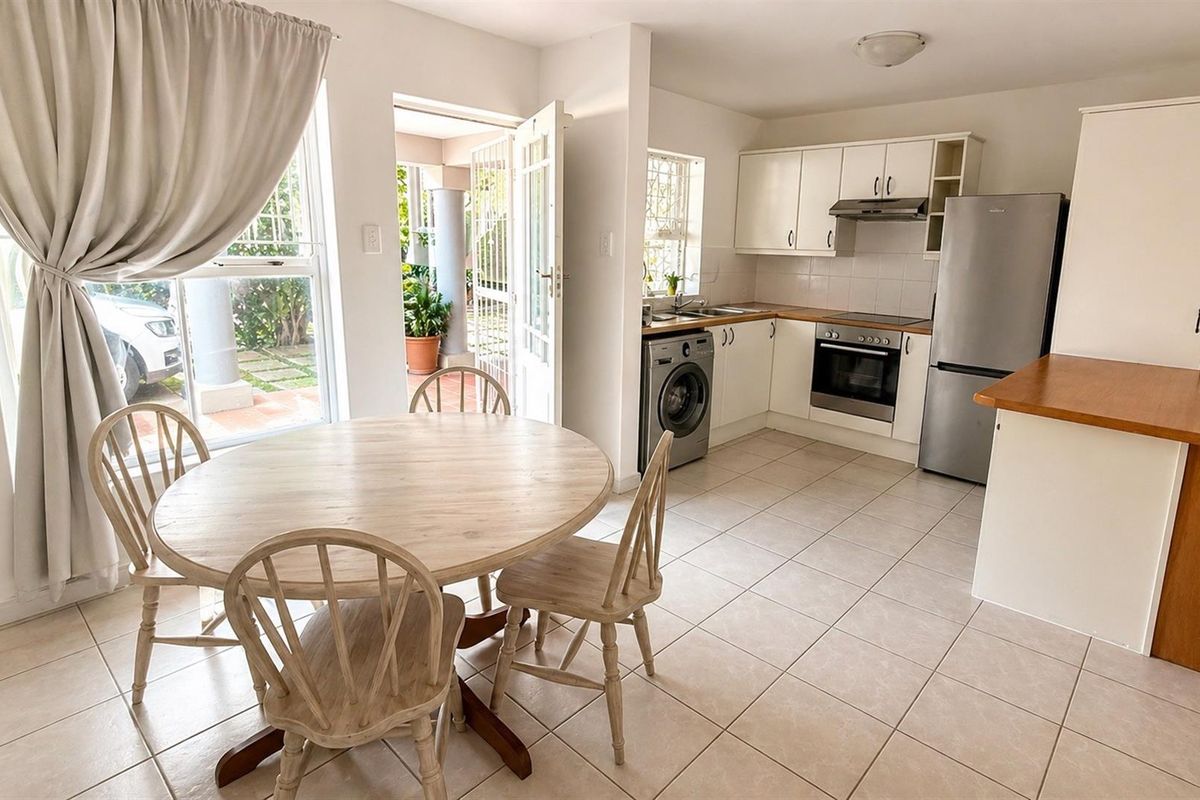 Apartment For Sale in Knysna Western Cape - Photo 4