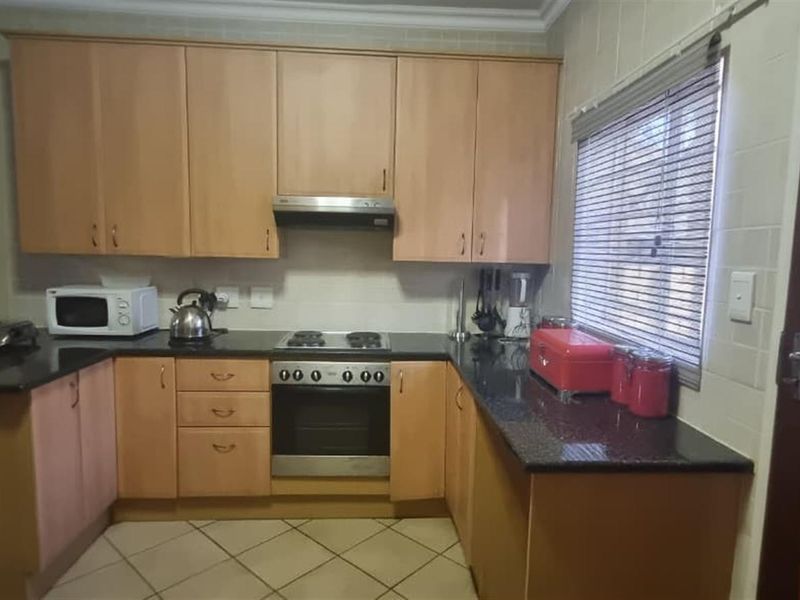 Secure, Stylish Living in The Wilds Estate - Space, Comfort and Peace of Mind - Photo 4