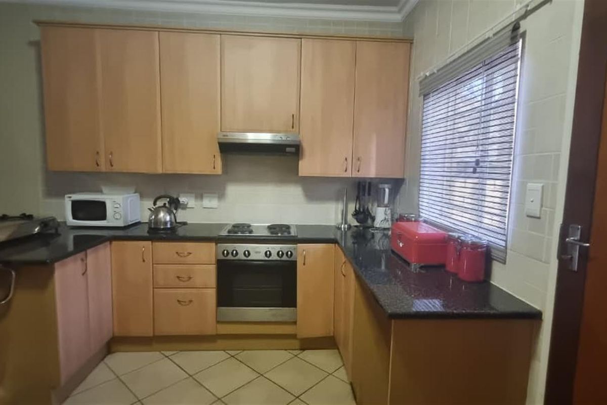 Secure, Stylish Living in The Wilds Estate - Space, Comfort and Peace of Mind - Photo 4