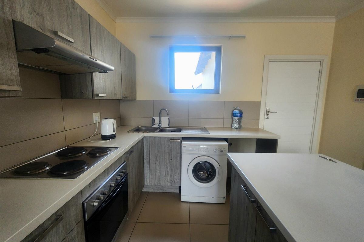 Modern 2 Bedroom 2nd Floor Apartment To Rent in Carlswald, Midrand - Photo 3