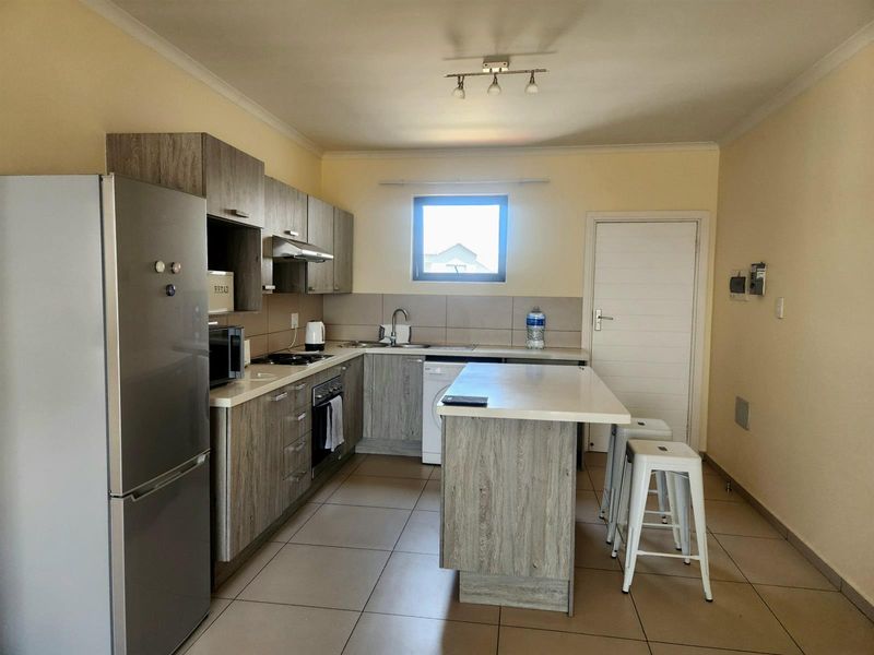Modern 2 Bedroom 2nd Floor Apartment To Rent in Carlswald, Midrand - Photo 6