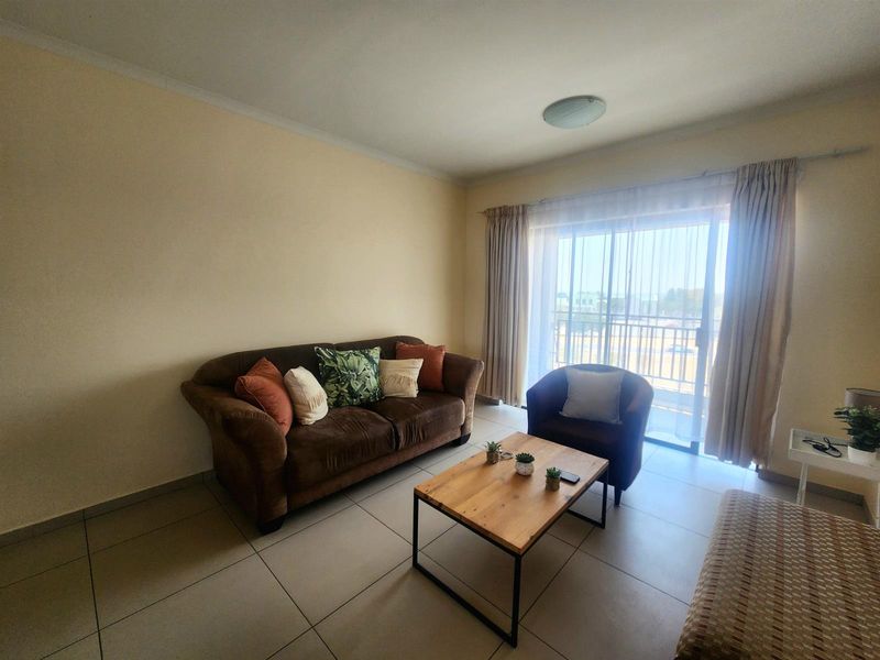 Modern 2 Bedroom 2nd Floor Apartment To Rent in Carlswald, Midrand - Photo 8
