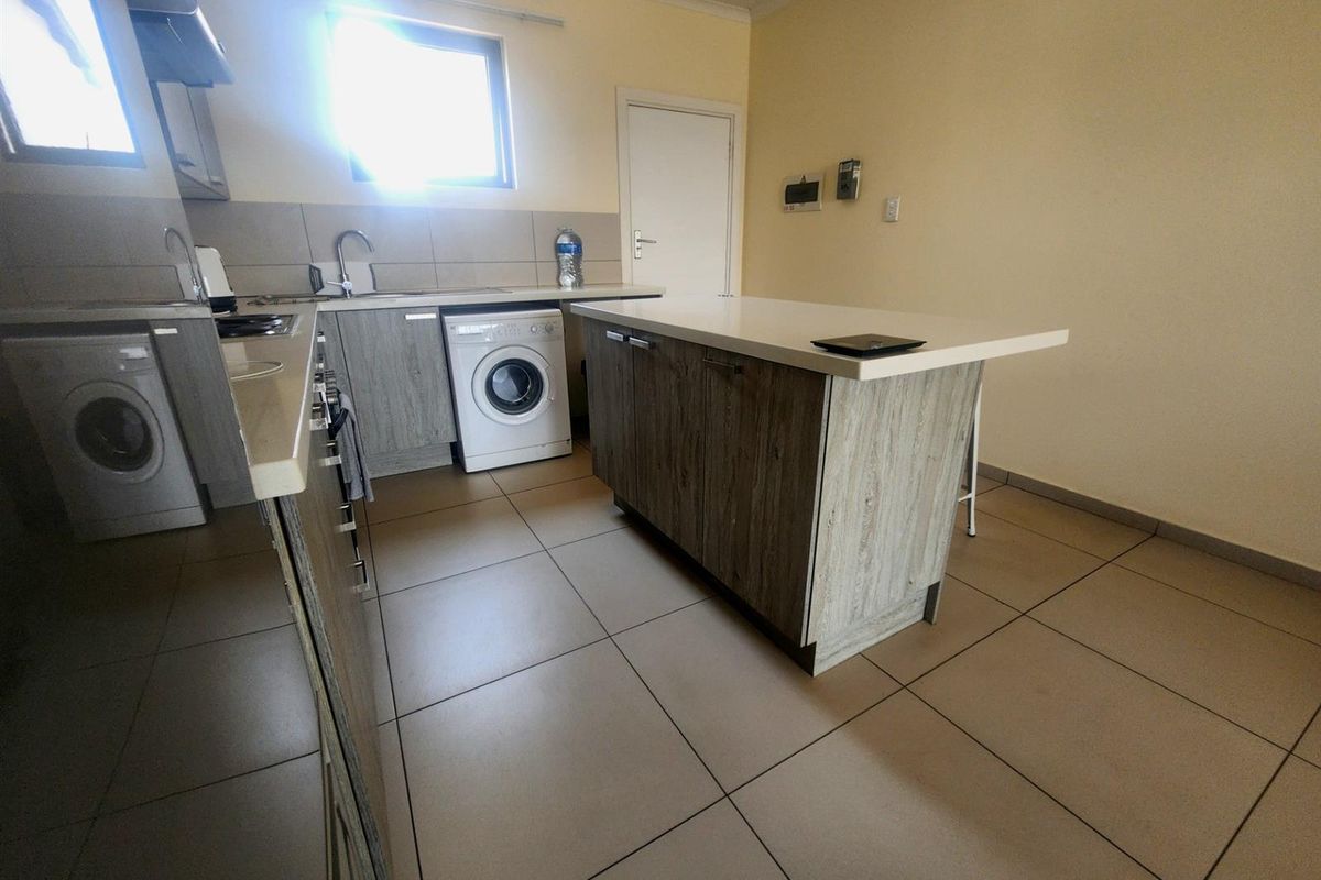 Modern 2 Bedroom 2nd Floor Apartment To Rent in Carlswald, Midrand - Photo 5