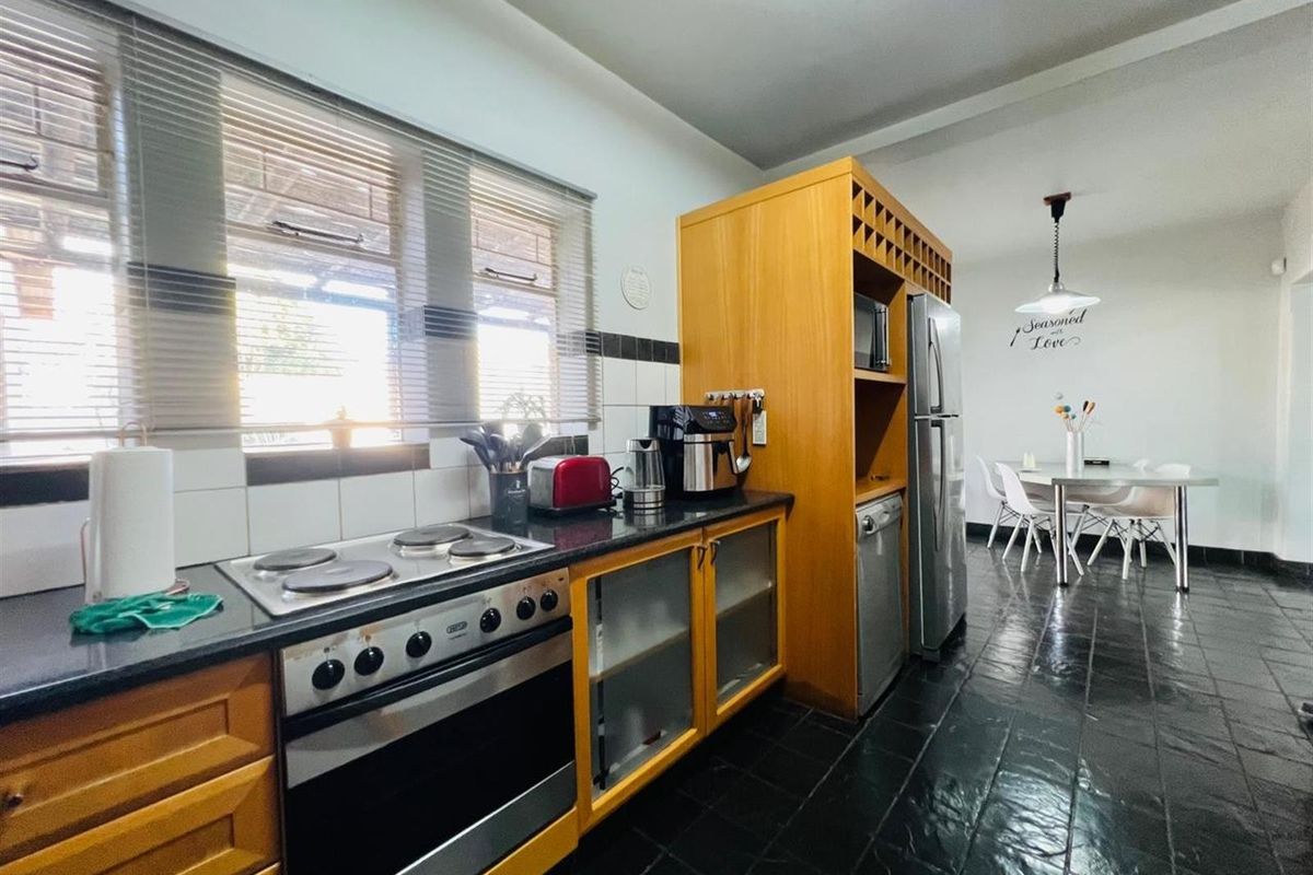 A 2-bedroom Townhouse Foe Sale in Vanderbijlpark, CW 1, Vanderbijlpark - Photo 2
