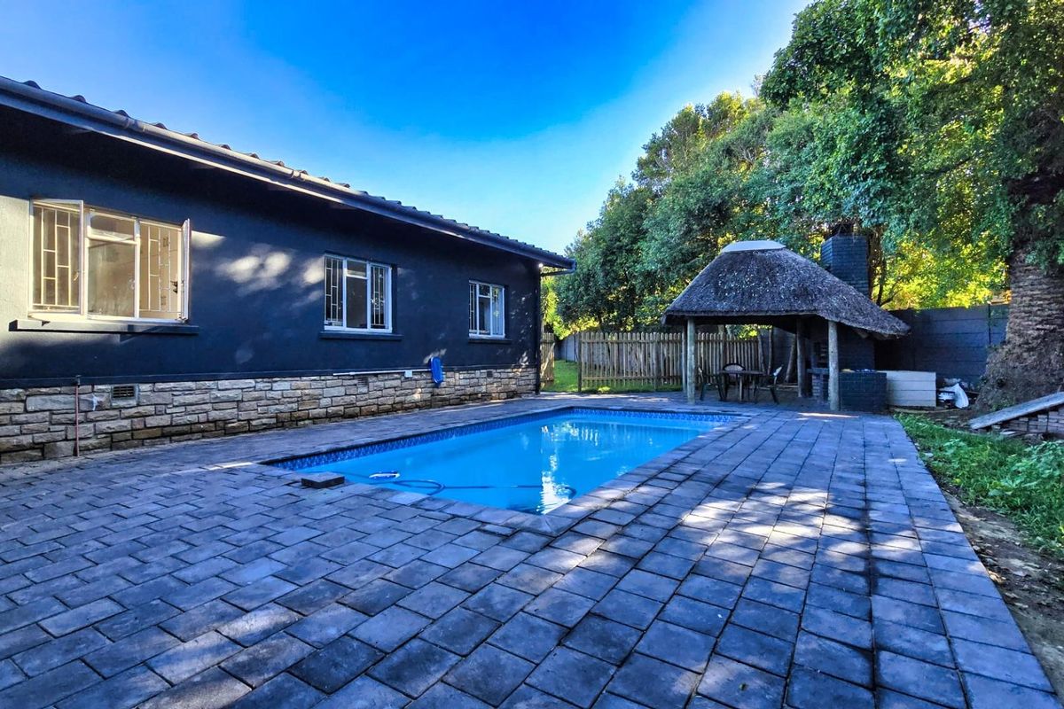 House For Sale in Mossel Bay Central Mossel Bay Western Cape - Photo 2