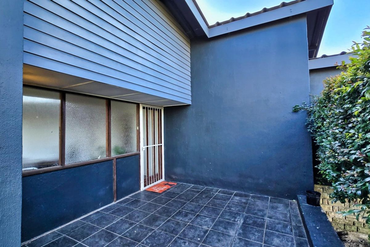 House For Sale in Mossel Bay Central Mossel Bay Western Cape - Photo 4
