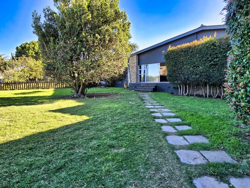House For Sale in Mossel Bay Central Mossel Bay Western Cape - Photo 7