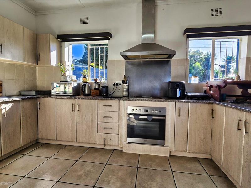 House For Sale in Mossel Bay Central Mossel Bay Western Cape - Photo 6
