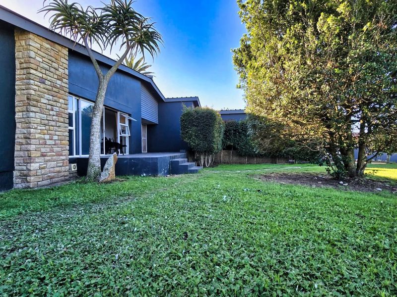 House For Sale in Mossel Bay Central Mossel Bay Western Cape - Photo 3