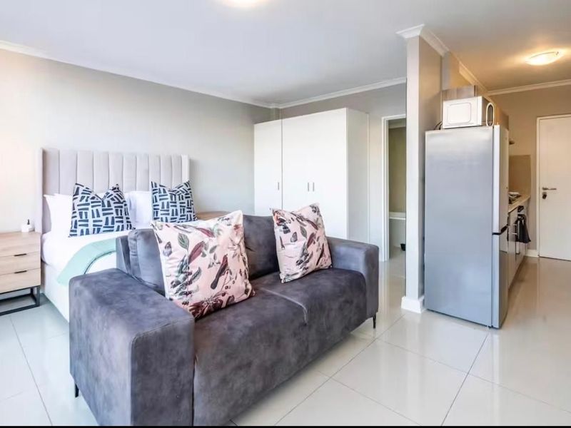 Apartment For Sale in Woodstock, Cape Town - Photo 8