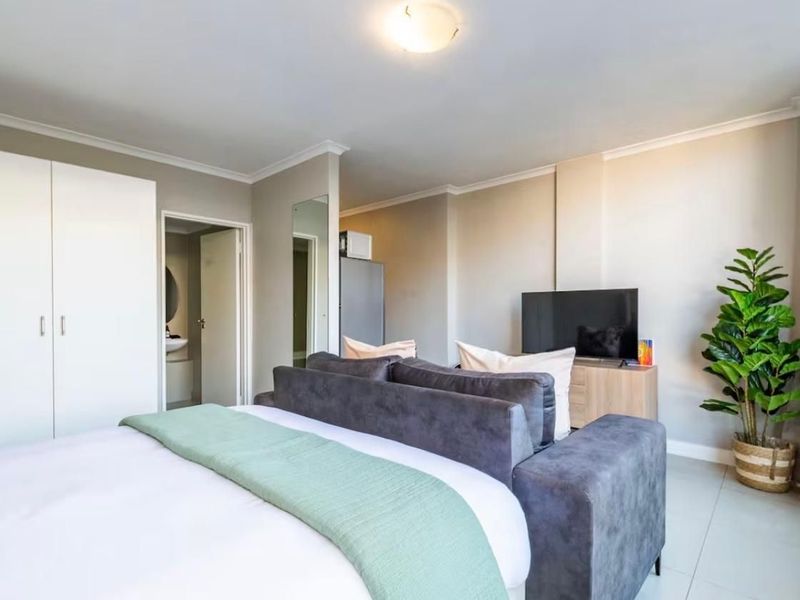 Apartment For Sale in Woodstock, Cape Town - Photo 7