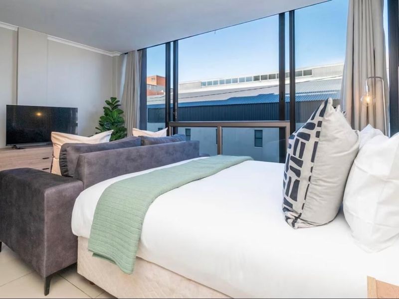 Apartment For Sale in Woodstock, Cape Town - Photo 6